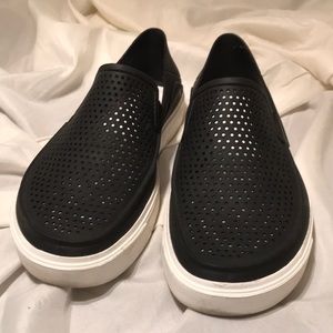 ****HOLD @abbylk Croc Women’s Roma Slip one-Size 9